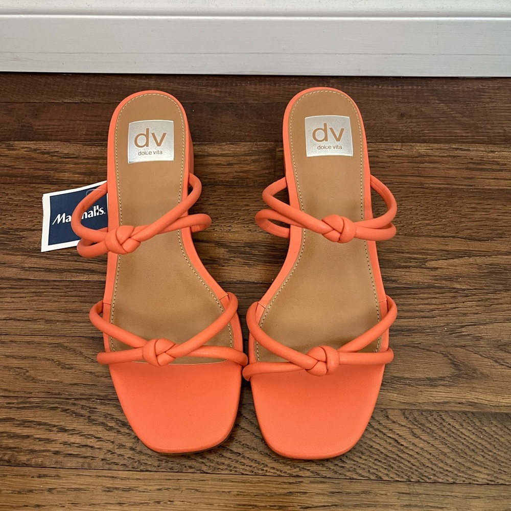 NEW w/Box DV Dolce Vita Wisteria Sandals in Tangerine Size 7 Block Heel